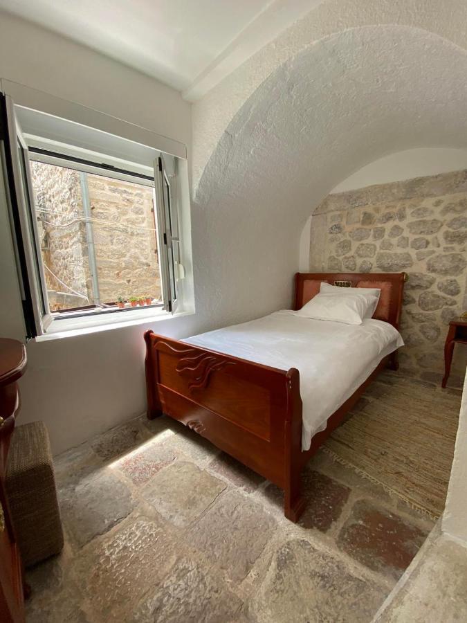 Apartment Ozana Котор Екстериор снимка