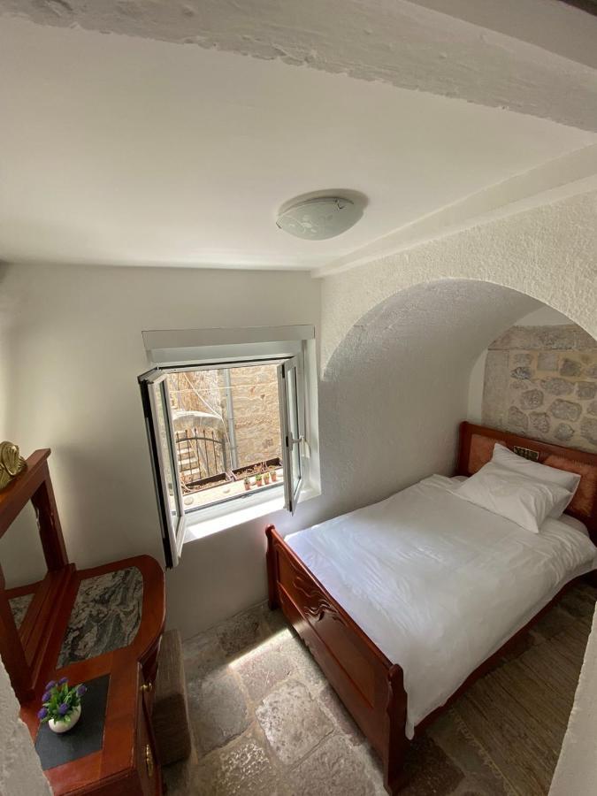 Apartment Ozana Котор Екстериор снимка