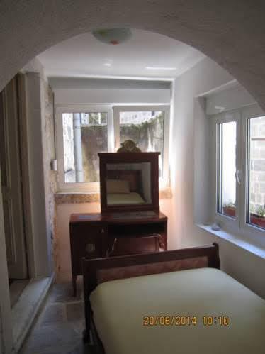 Apartment Ozana Котор Екстериор снимка